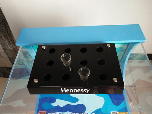 Hennessy轩尼诗亚克力酒架陈列 